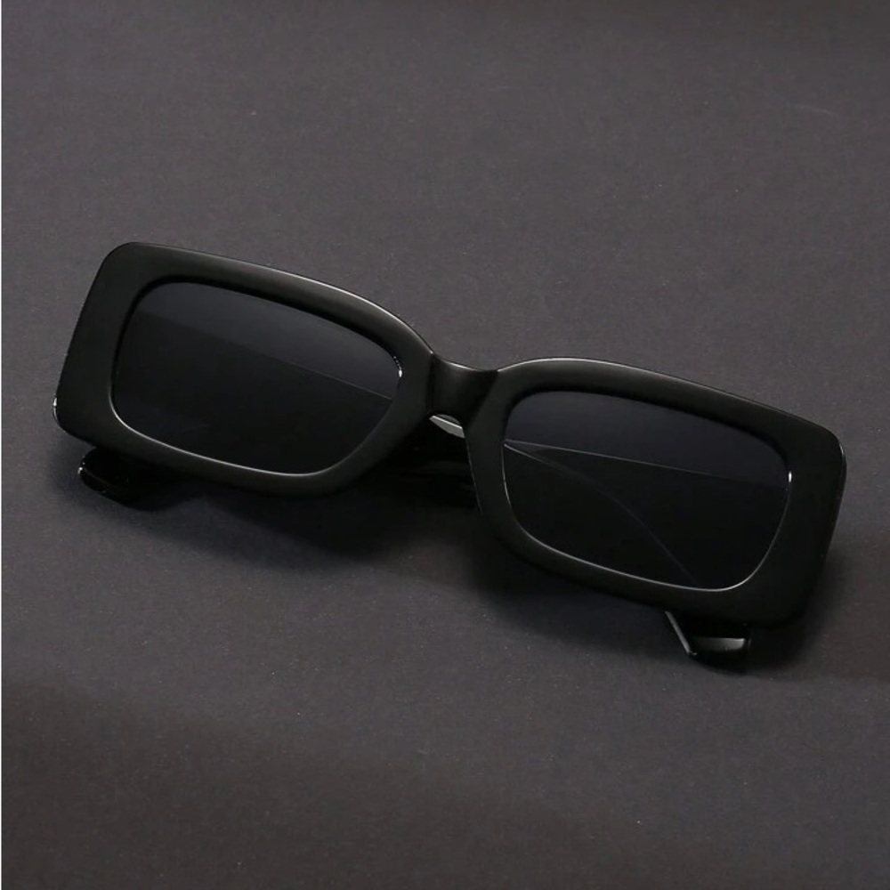 Black glasses